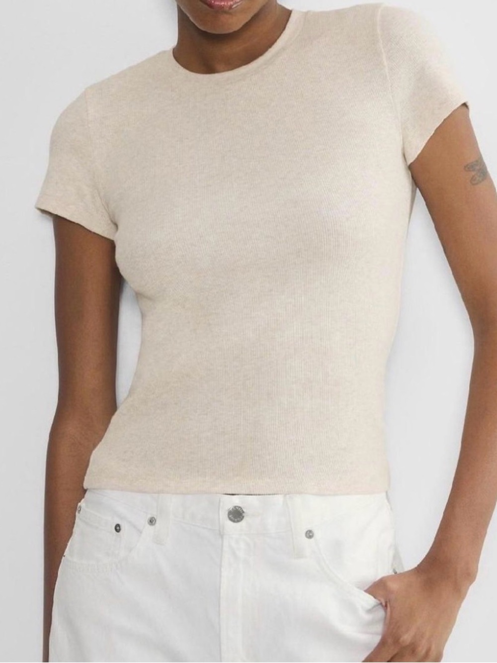 Aritzia Home Stretch Short Sleeve Croppd Ribbed Tee in Oatmeal